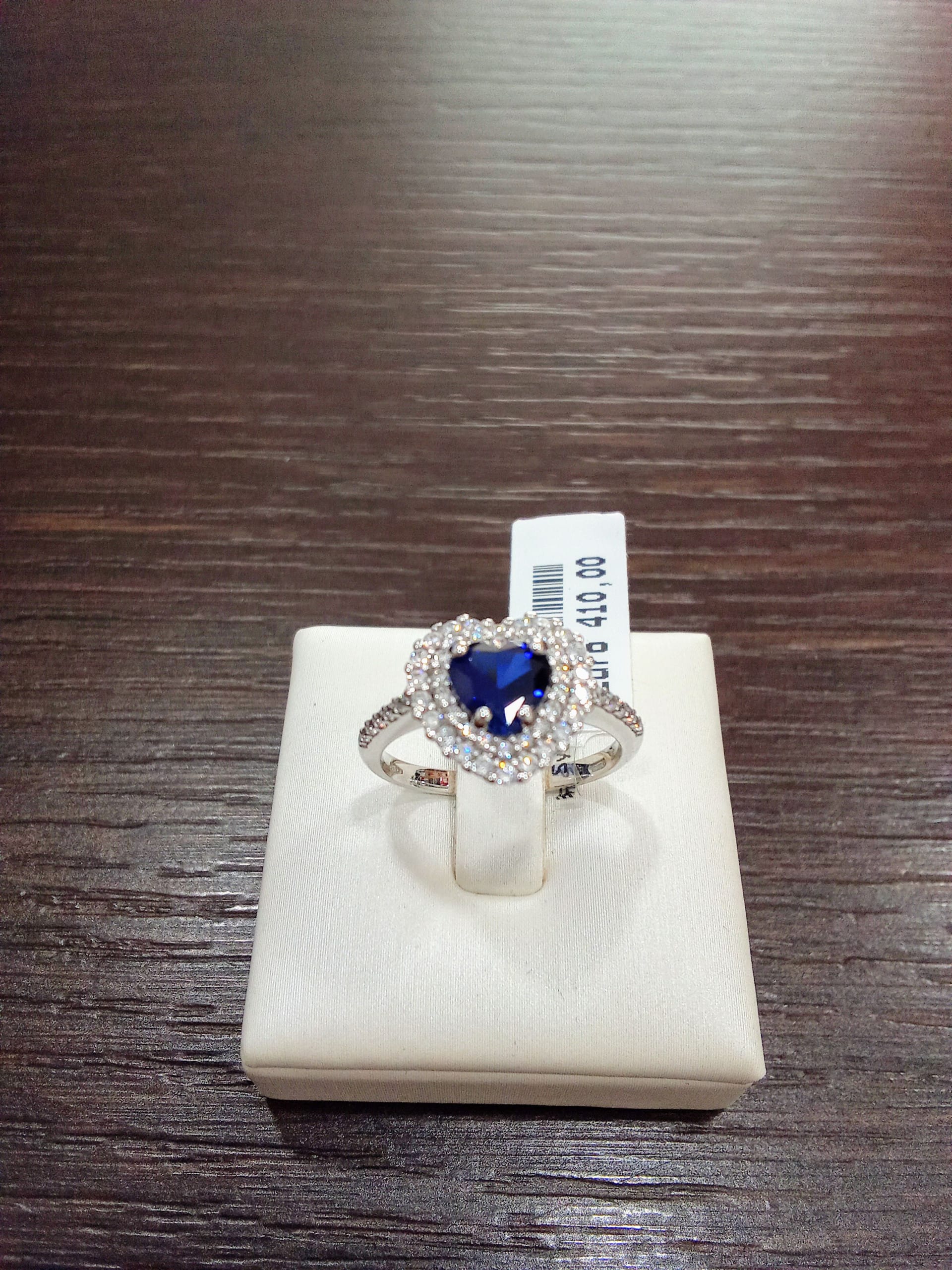 anello cuore in oro bianco con zirconi