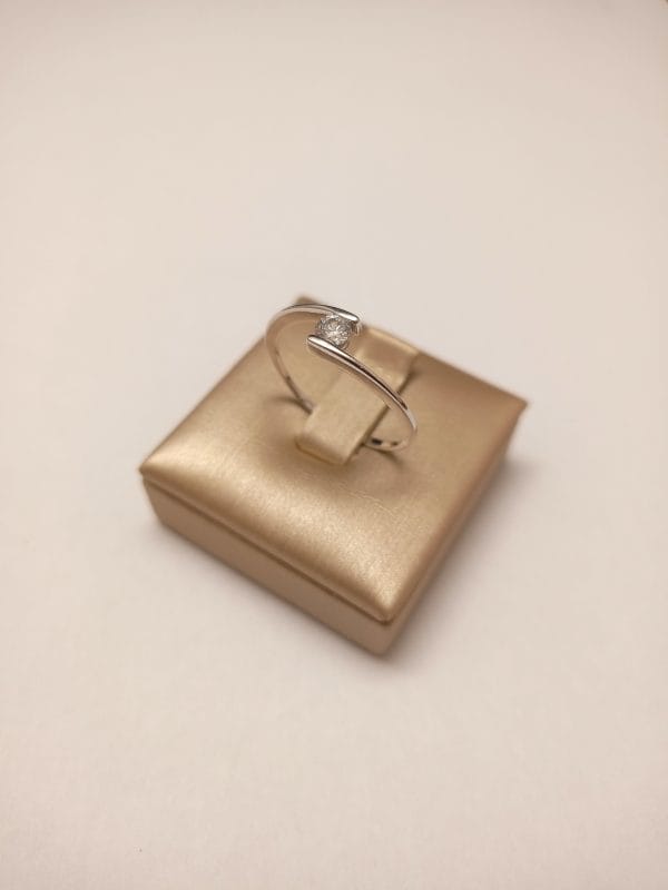 anello-solitario-donna-oro-18kt-gioiellerie-landolfi-ainis-pescara-montesilvano-910036756032