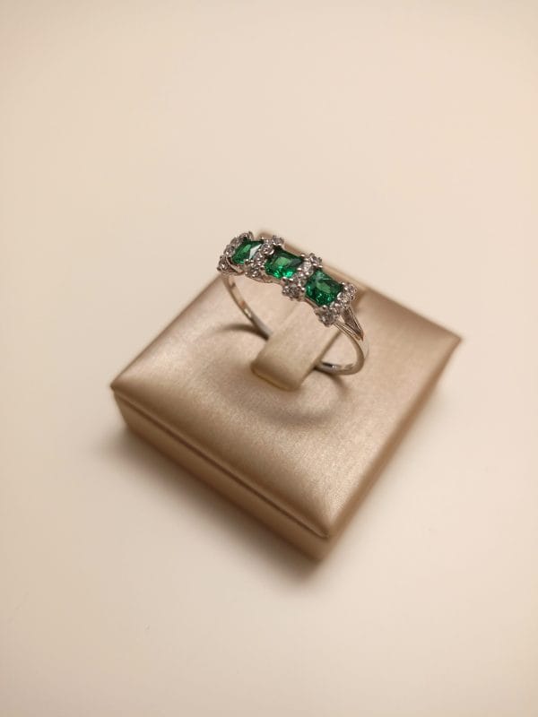 anello-trilogy-verde-donna-oro-18kt-gioiellerie-landolfi-ainis-pescara-montesilvano-920046351024
