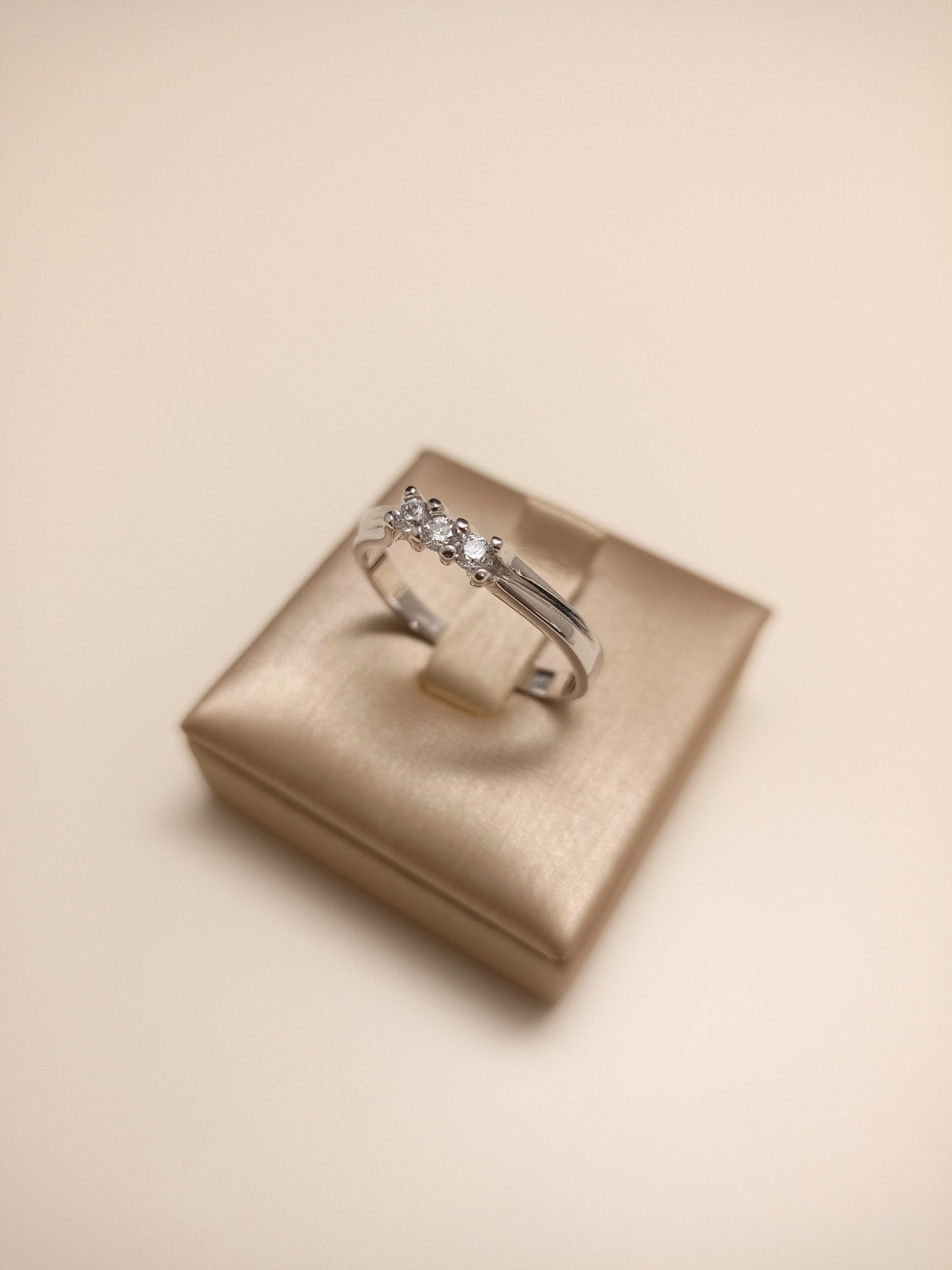 anello-trilogy-donna-oro-18kt-gioiellerie-landolfi-ainis-pescara-montesilvano-920042253023