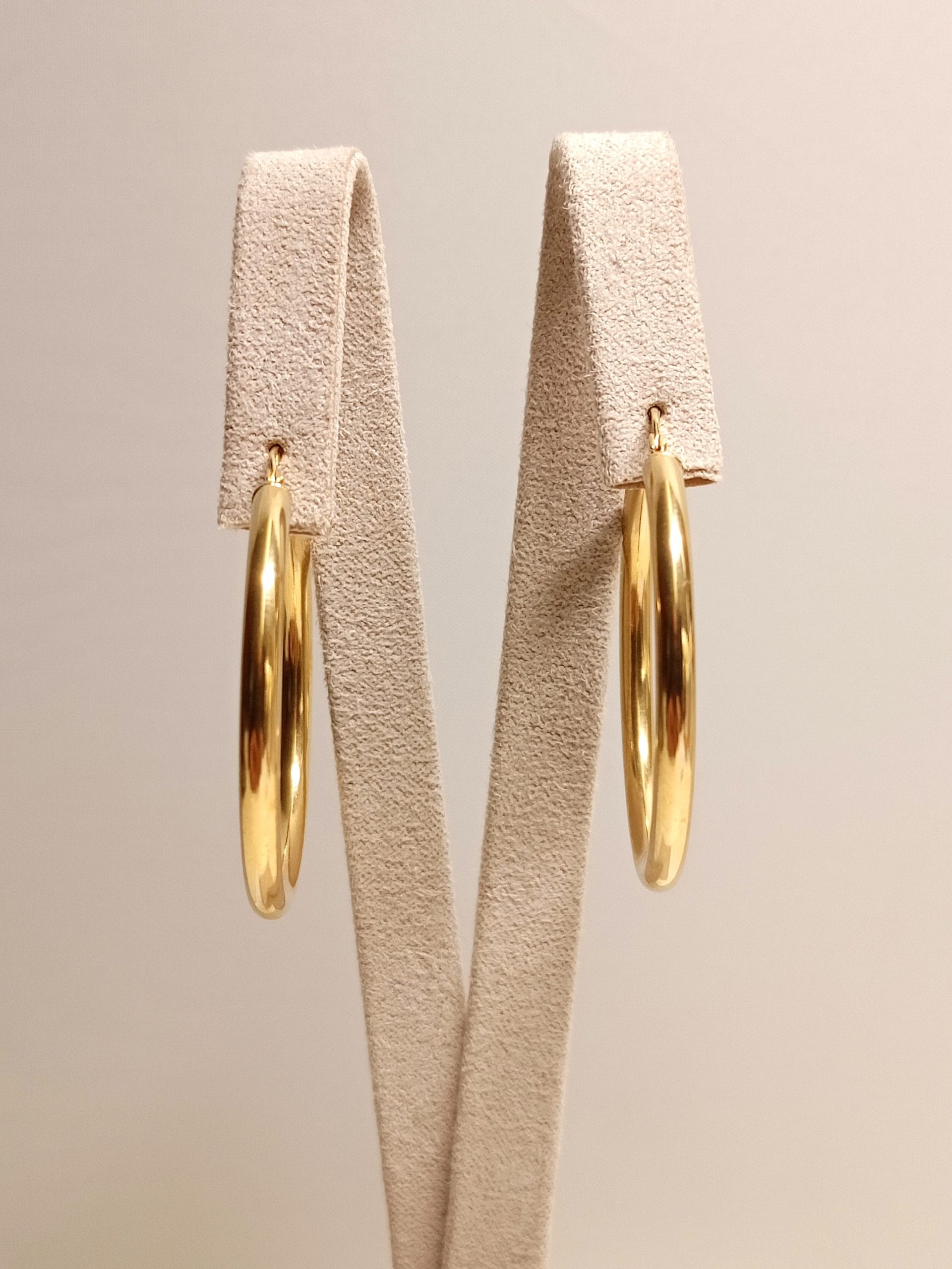orecchino-cerchio-donna-oro-18kt-gioiellerie-landolfi-ainis-pescara-montesilvano-920044518023