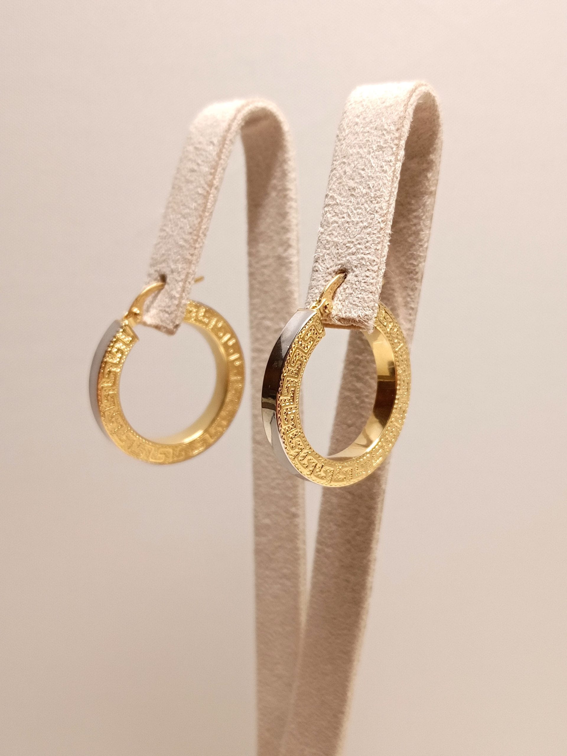 orecchino-cerchio-triangolare-lavorazione-greca-donna-oro-18kt-gioiellerie-landolfi-ainis-pescara-montesilvano-920047533024