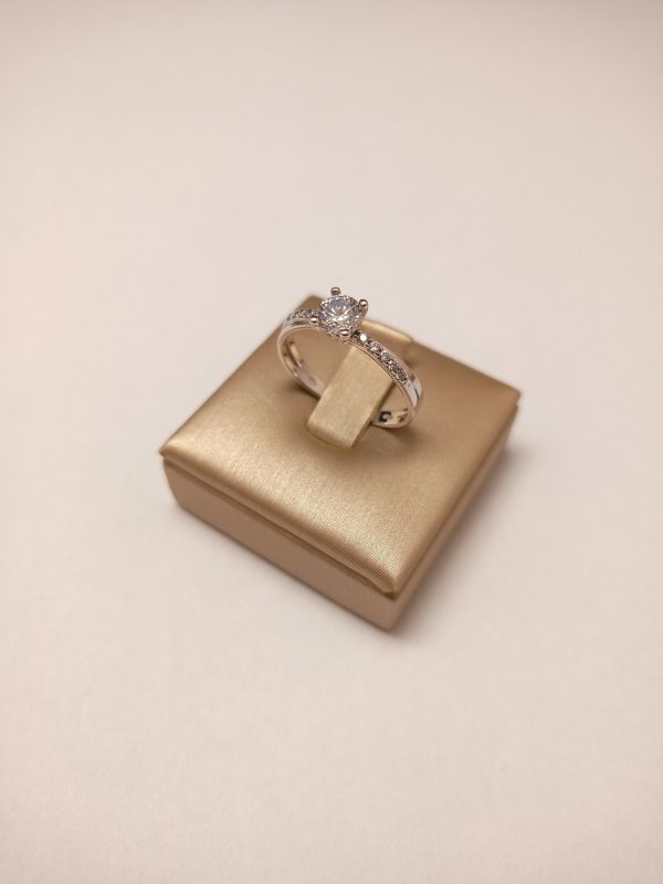 anello-solitario-donna-oro-18kt-gioiellerie-landolfi-ainis-pescara-montesilvano-920042254023