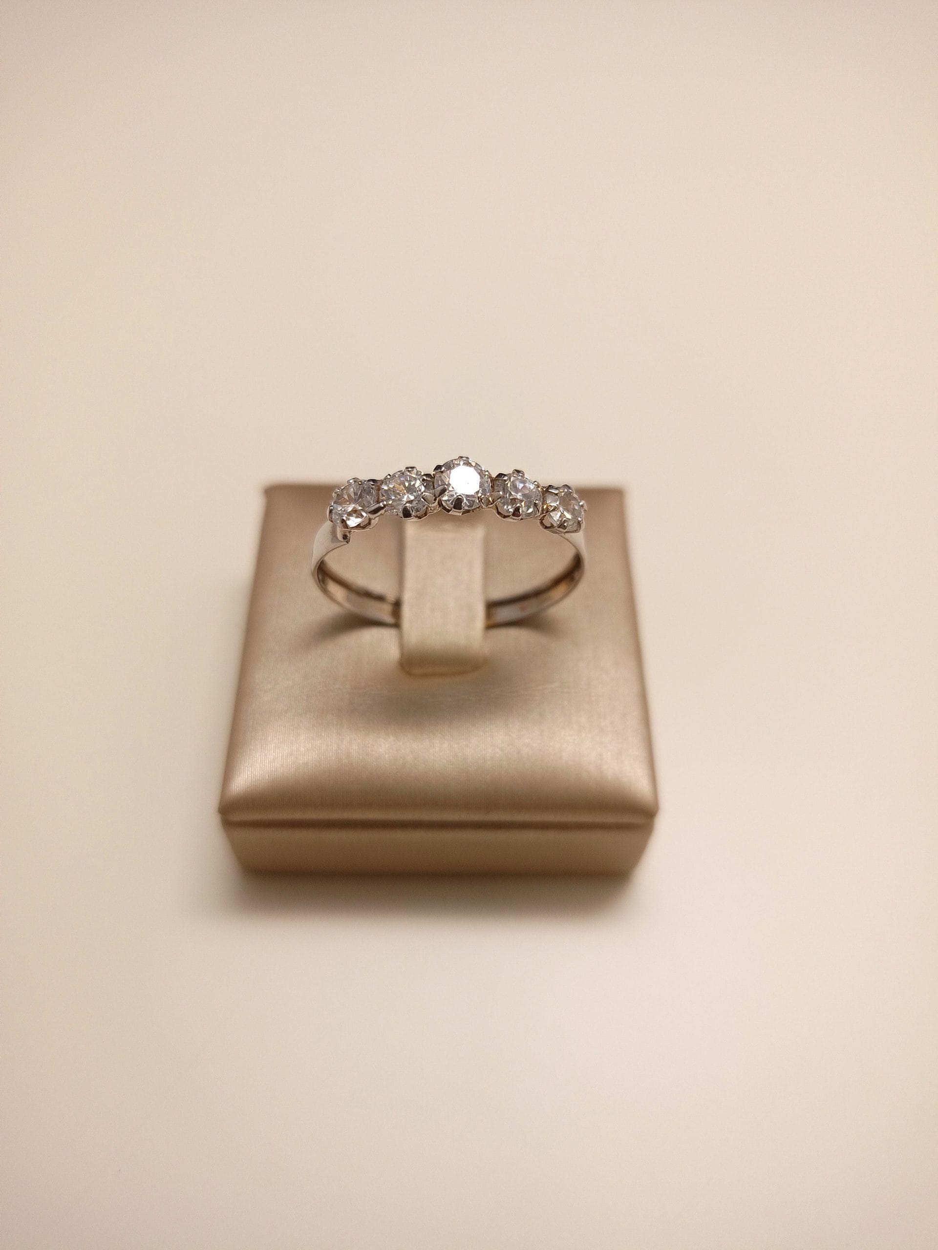 anello-veretta-donna-oro-18kt-gioiellerie-landolfi-ainis-pescara-montesilvano-910027557109