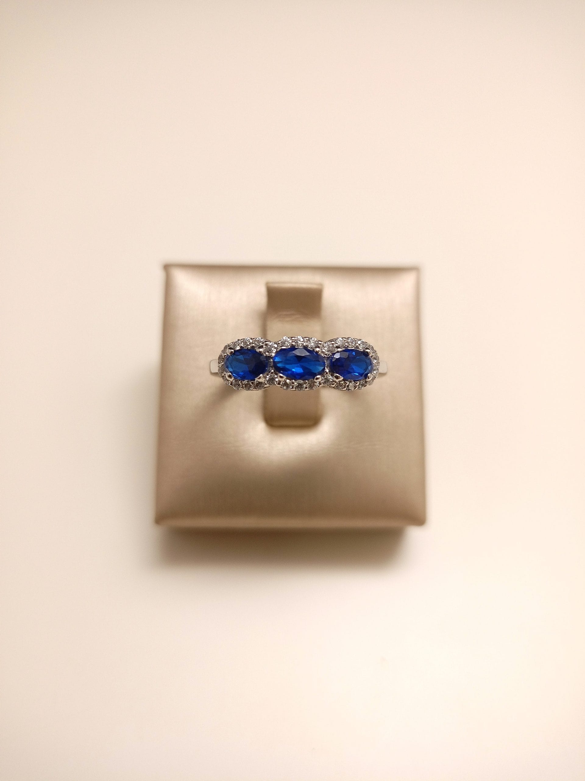 anello-trilogy-blu-donna-oro-18kt-gioiellerie-landolfi-ainis-pescara-montesilvano-910039385122