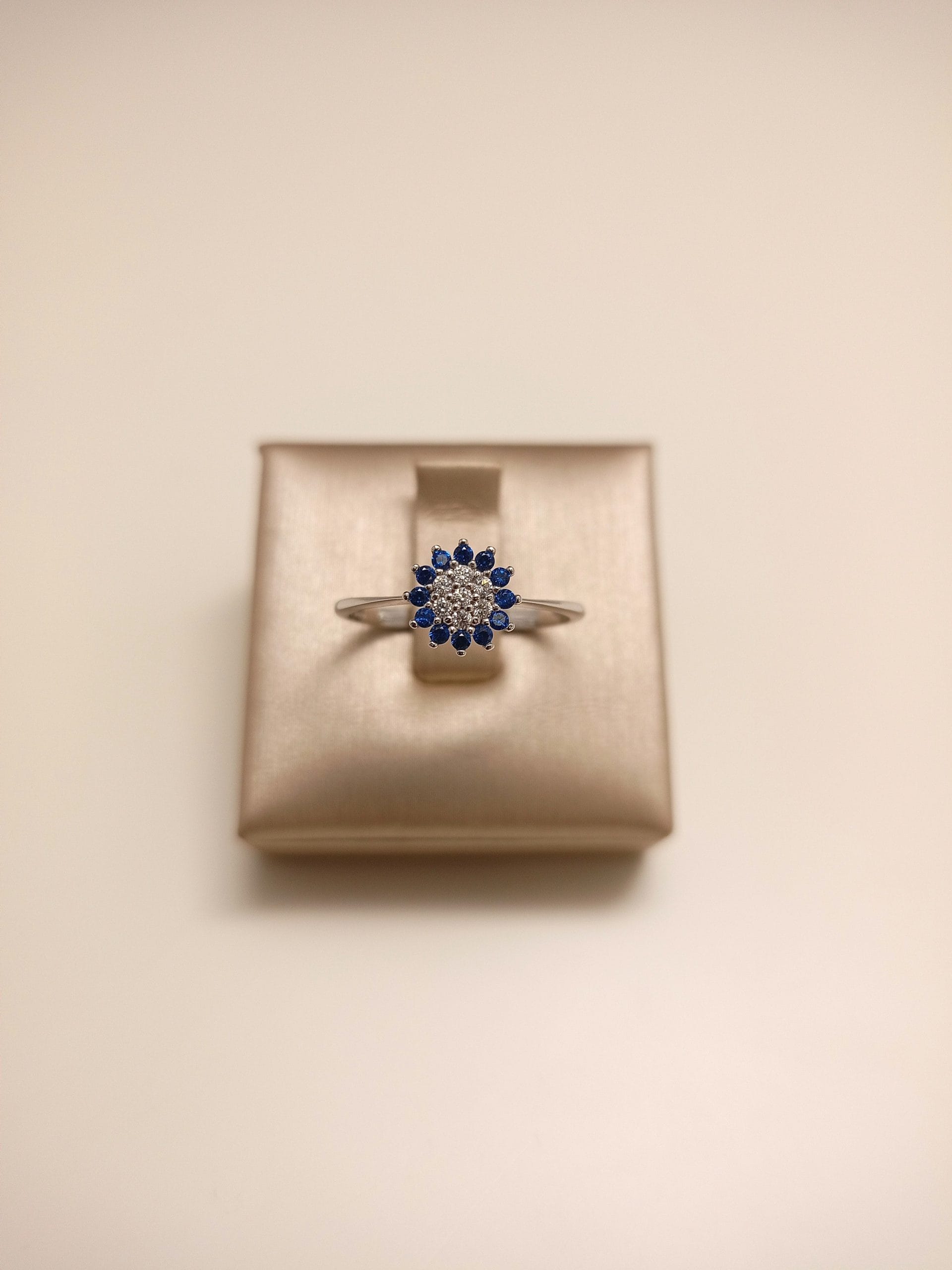 anello-kate-blu-donna-oro-18kt-gioiellerie-landolfi-ainis-pescara-montesilvano-910036788032