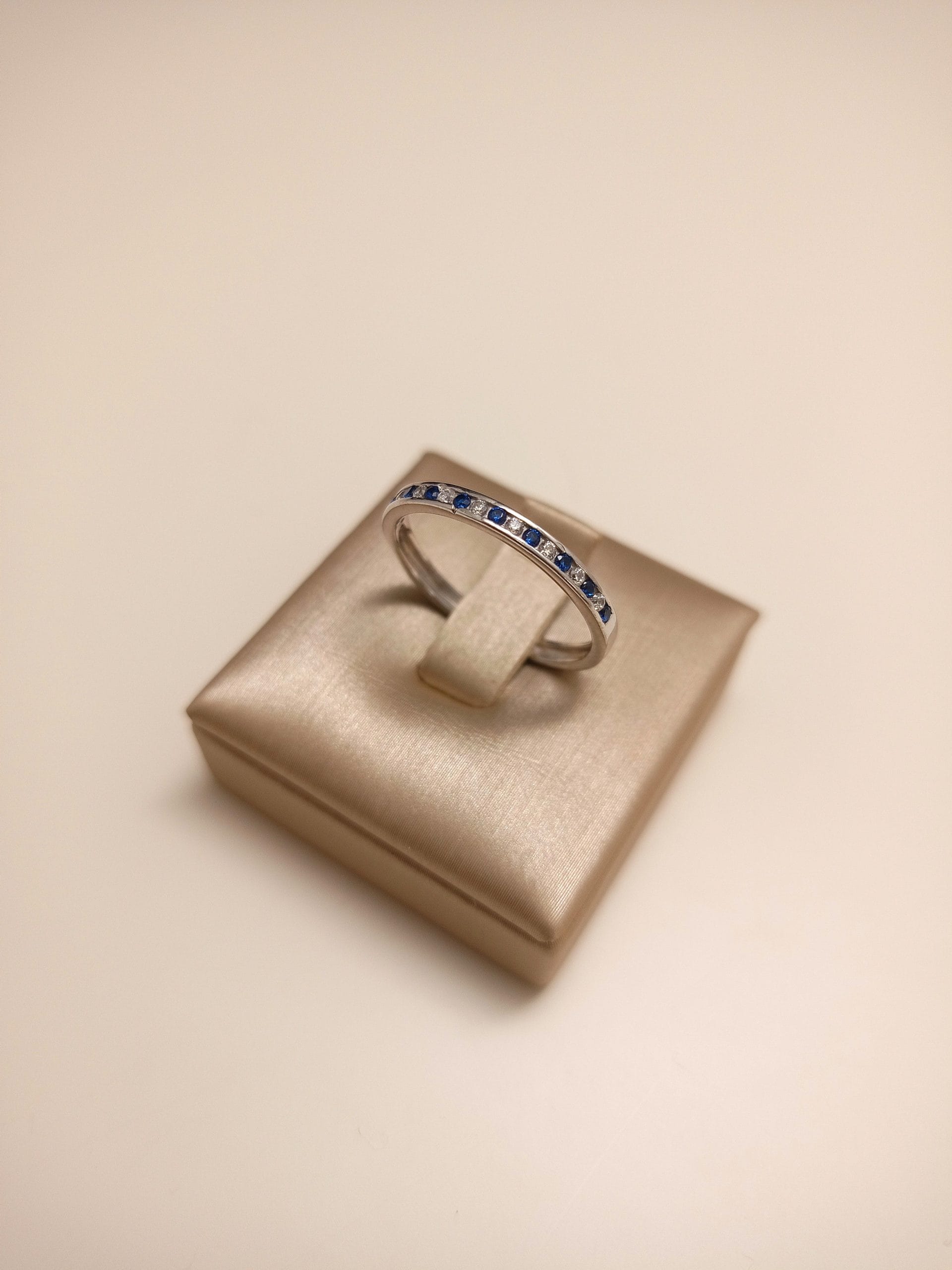 anello-veretta-blu-donna-oro-18kt-gioiellerie-landolfi-ainis-pescara-montesilvano-920049123024