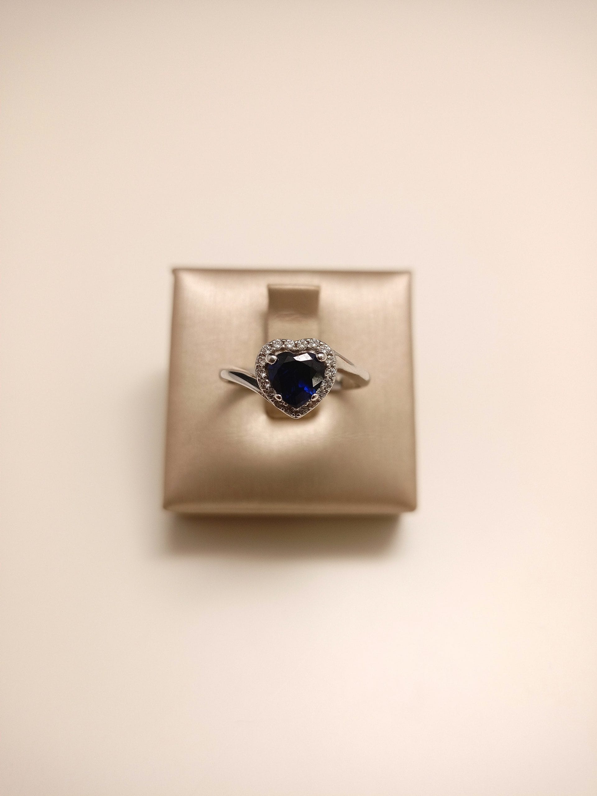 anello-kate-blu-donna-oro-18kt-gioiellerie-landolfi-ainis-pescara-montesilvano-910029714020