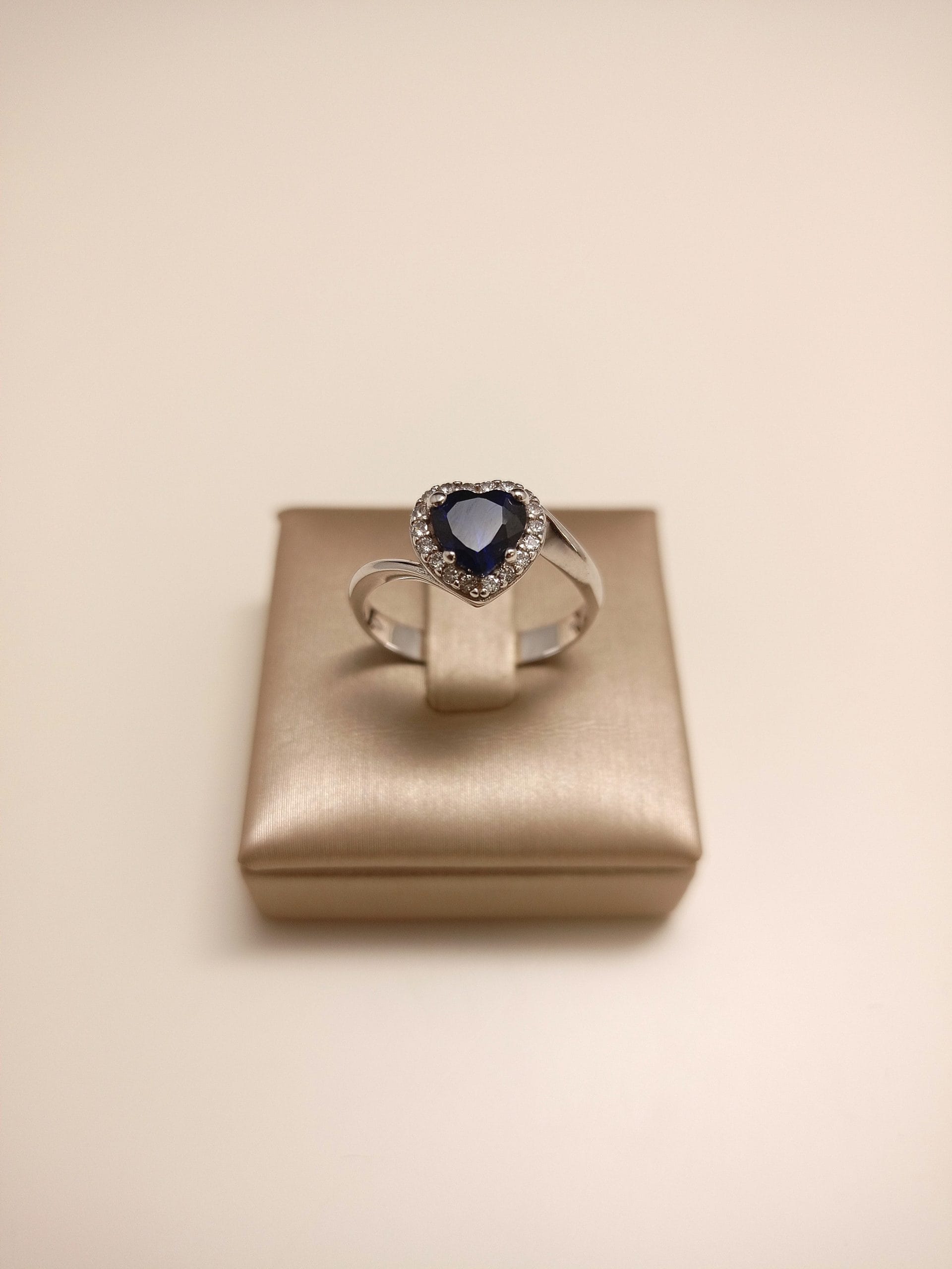 anello-kate-blu-donna-oro-18kt-gioiellerie-landolfi-ainis-pescara-montesilvano-910029714020