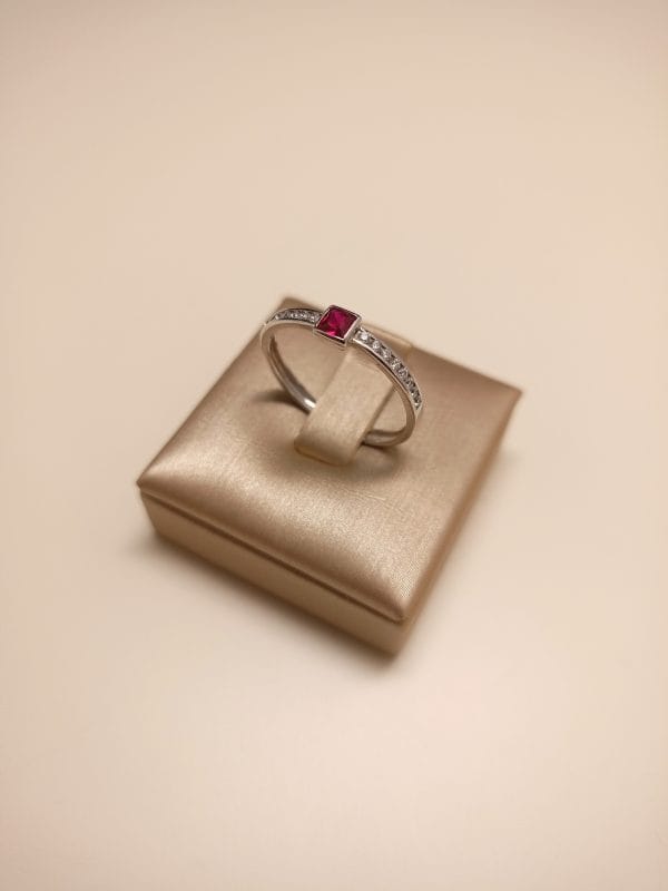 anello-veretta-zirconi-rossi-donna-oro-18kt-gioiellerie-landolfi-ainis-pescara-montesilvano-910026683089