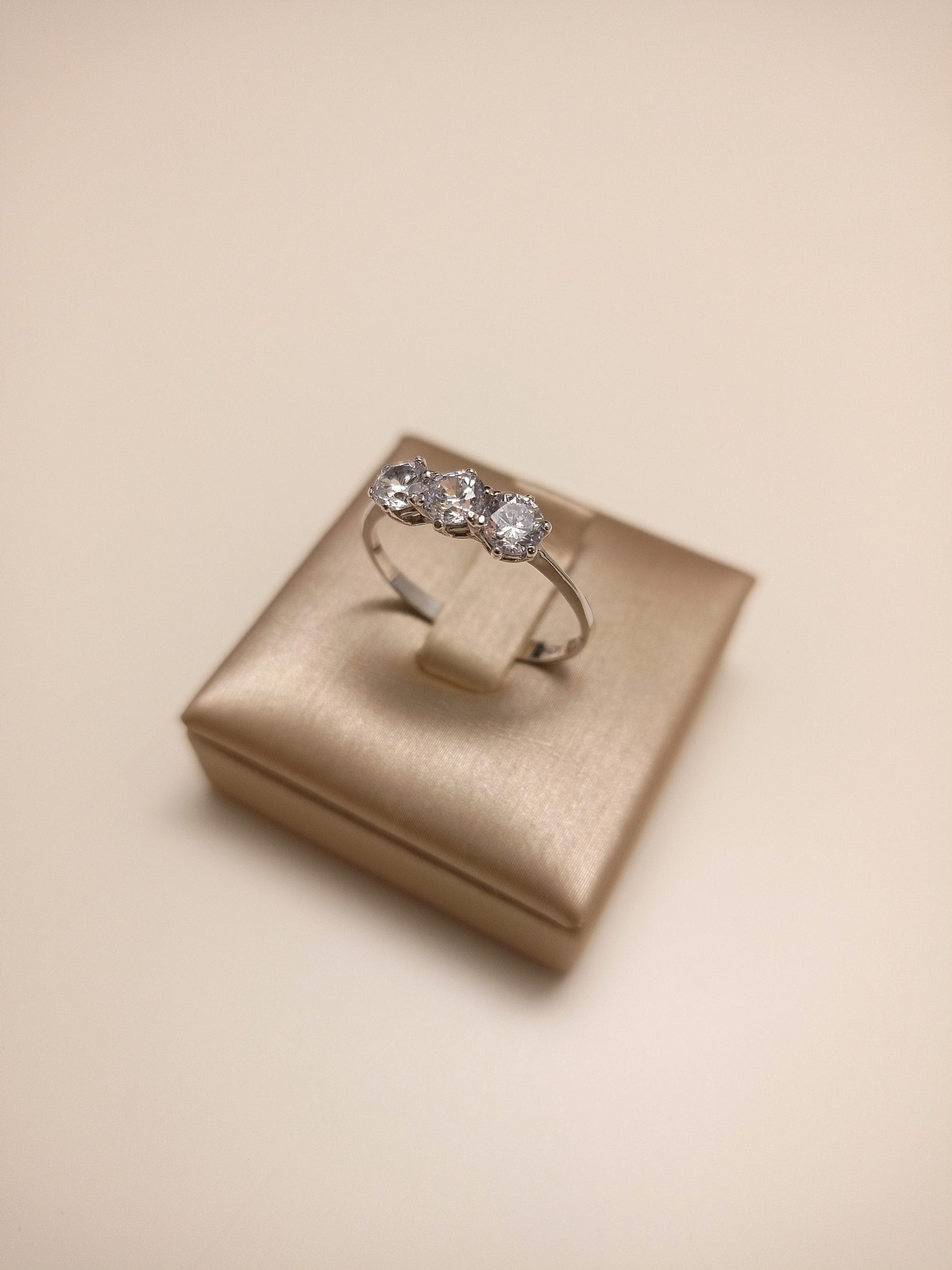 anello-trilogy-donna-oro-18kt-gioiellerie-landolfi-ainis-pescara-montesilvano-920042250023