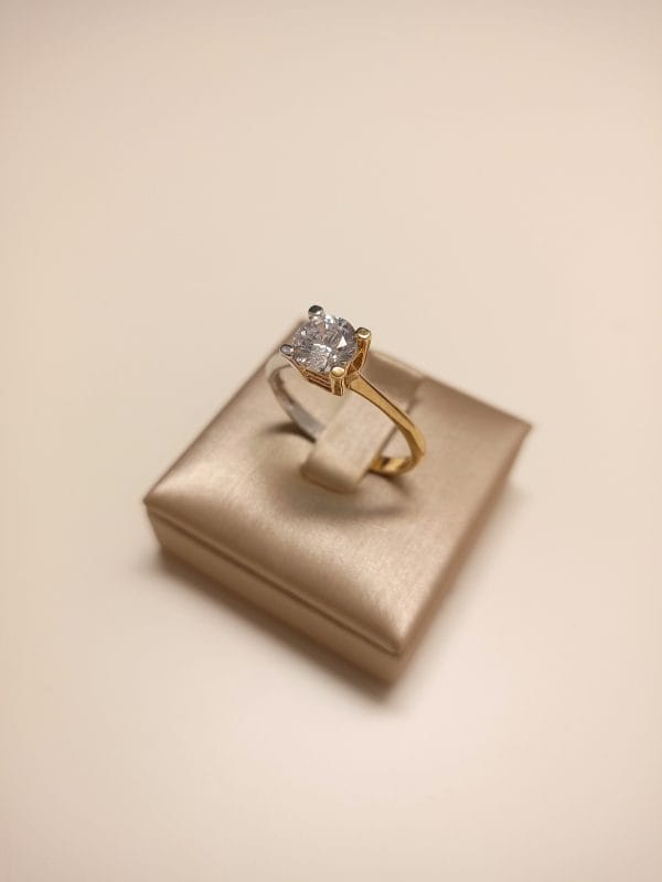 anello-solitario-donna-oro-18kt-gioiellerie-landolfi-ainis-pescara-montesilvano-920048397024