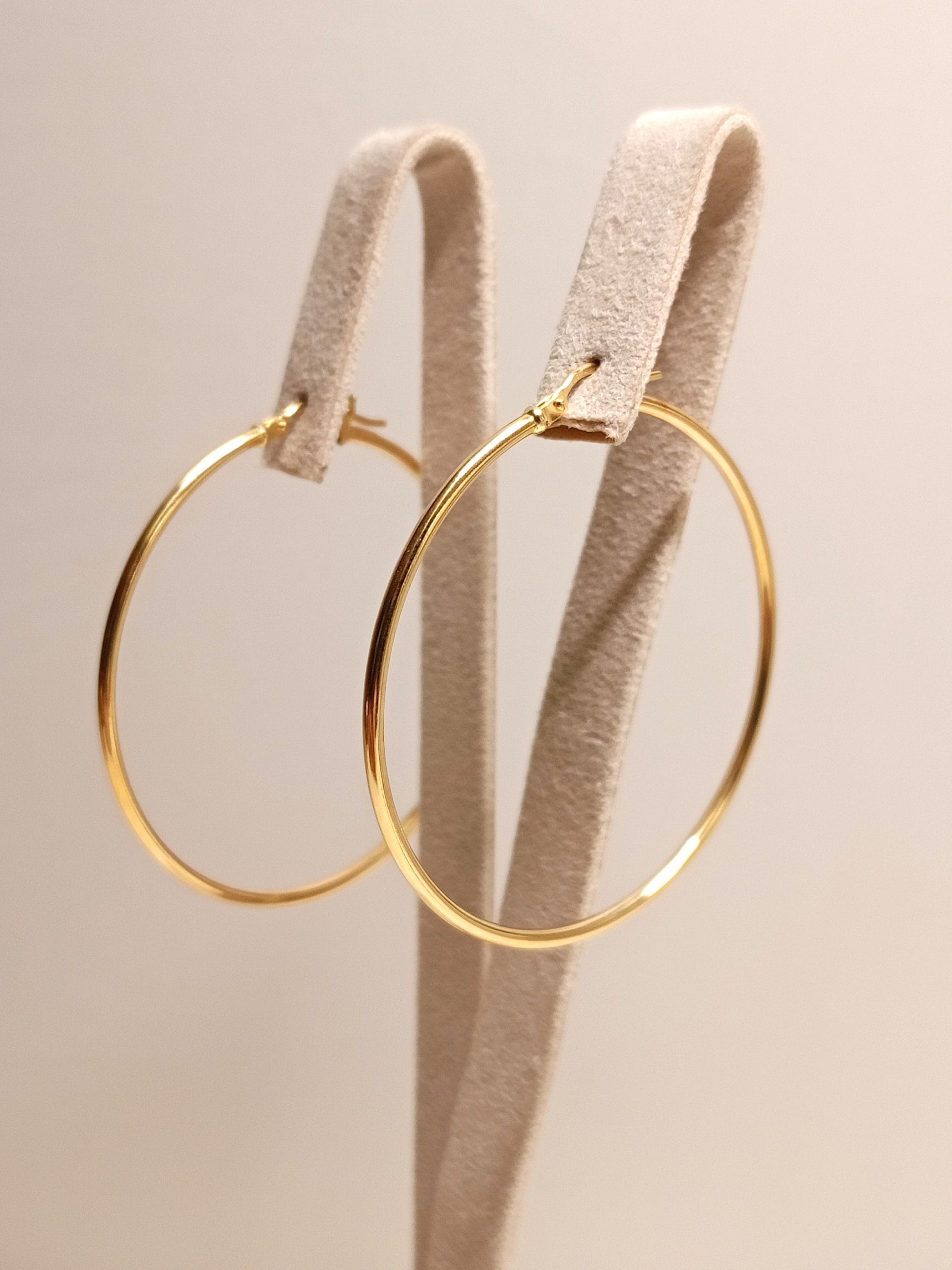 orecchino-cerchio-donna-oro-18kt-gioiellerie-landolfi-ainis-pescara-montesilvano-920042645023