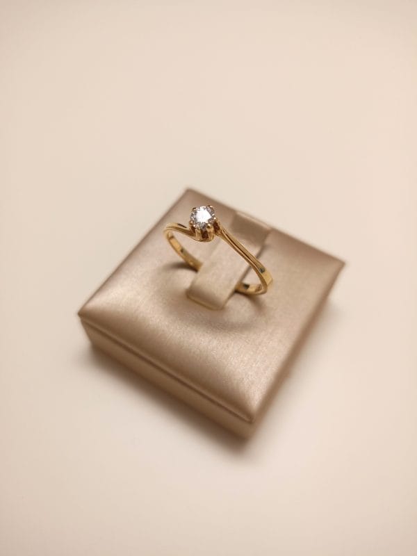anello-solitario-donna-oro-18kt-gioiellerie-landolfi-ainis-pescara-montesilvano-920048403024