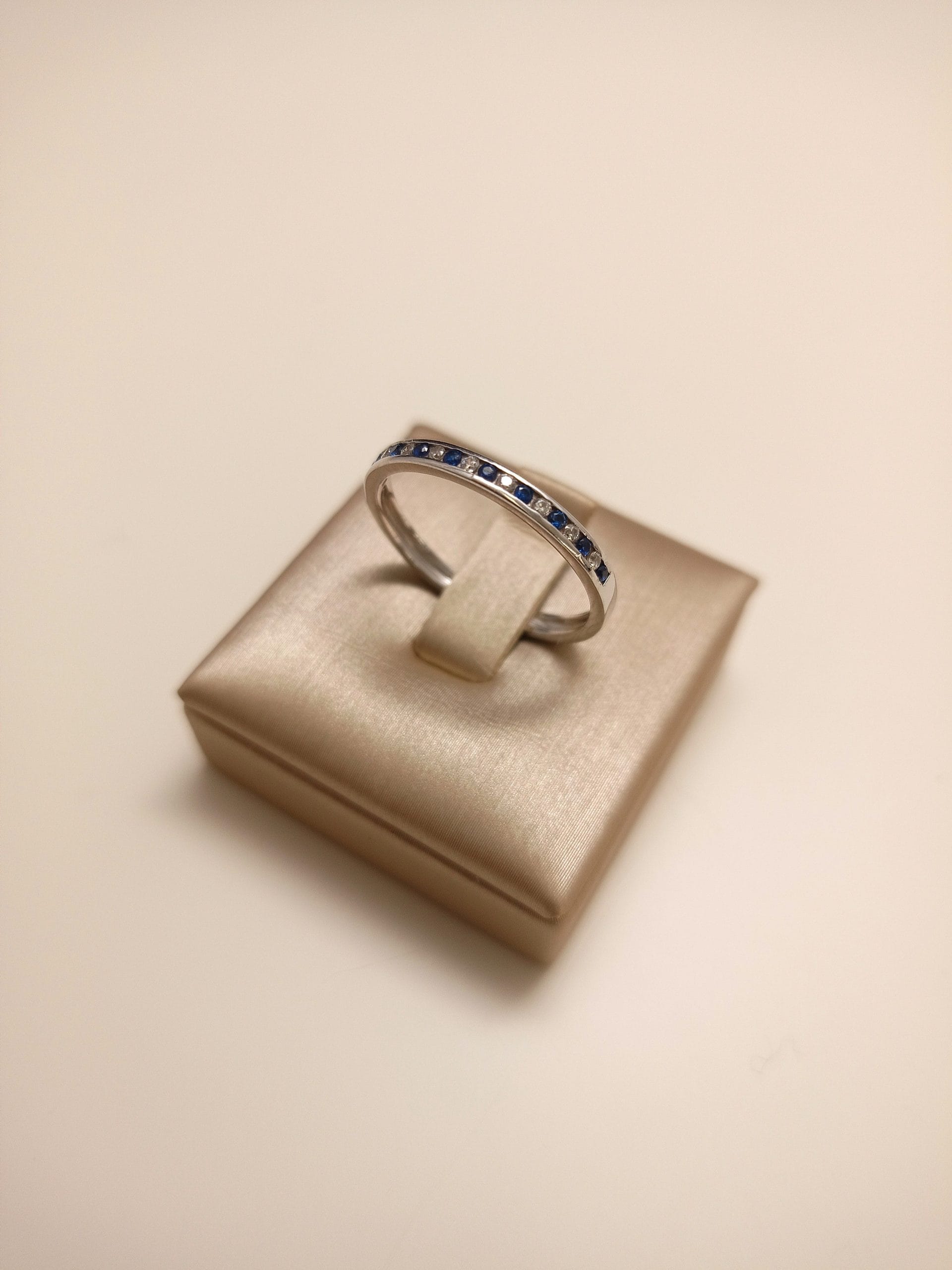 anello-veretta-donna-oro-18kt-gioiellerie-landolfi-ainis-pescara-montesilvano-anello-veretta-donna-oro-18kt-gioiellerie-landolfi-ainis-pescara-montesilvano-910026687089