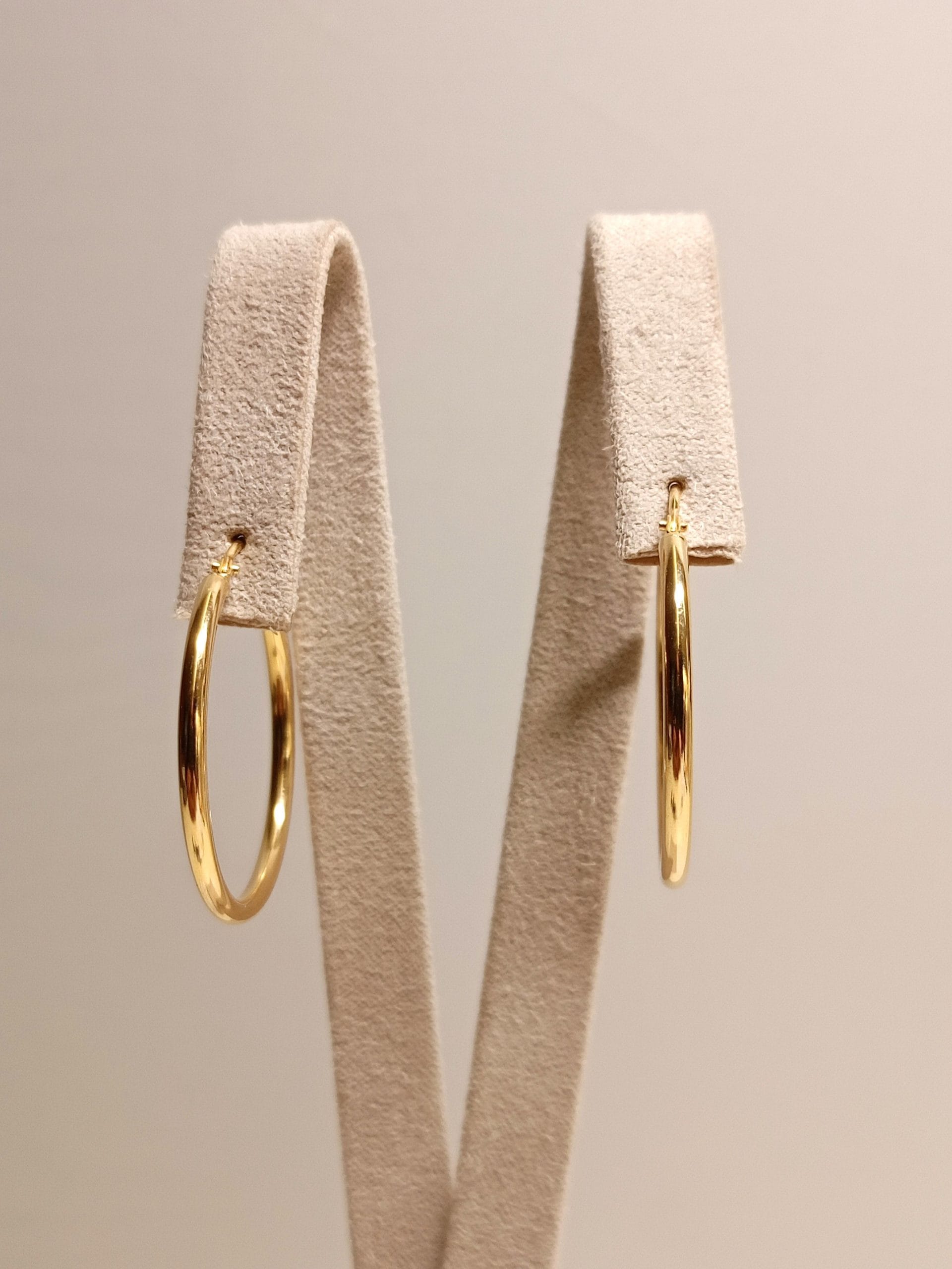 orecchino-cerchio-donna-oro-18kt-gioiellerie-landolfi-ainis-pescara-montesilvano-920042635023