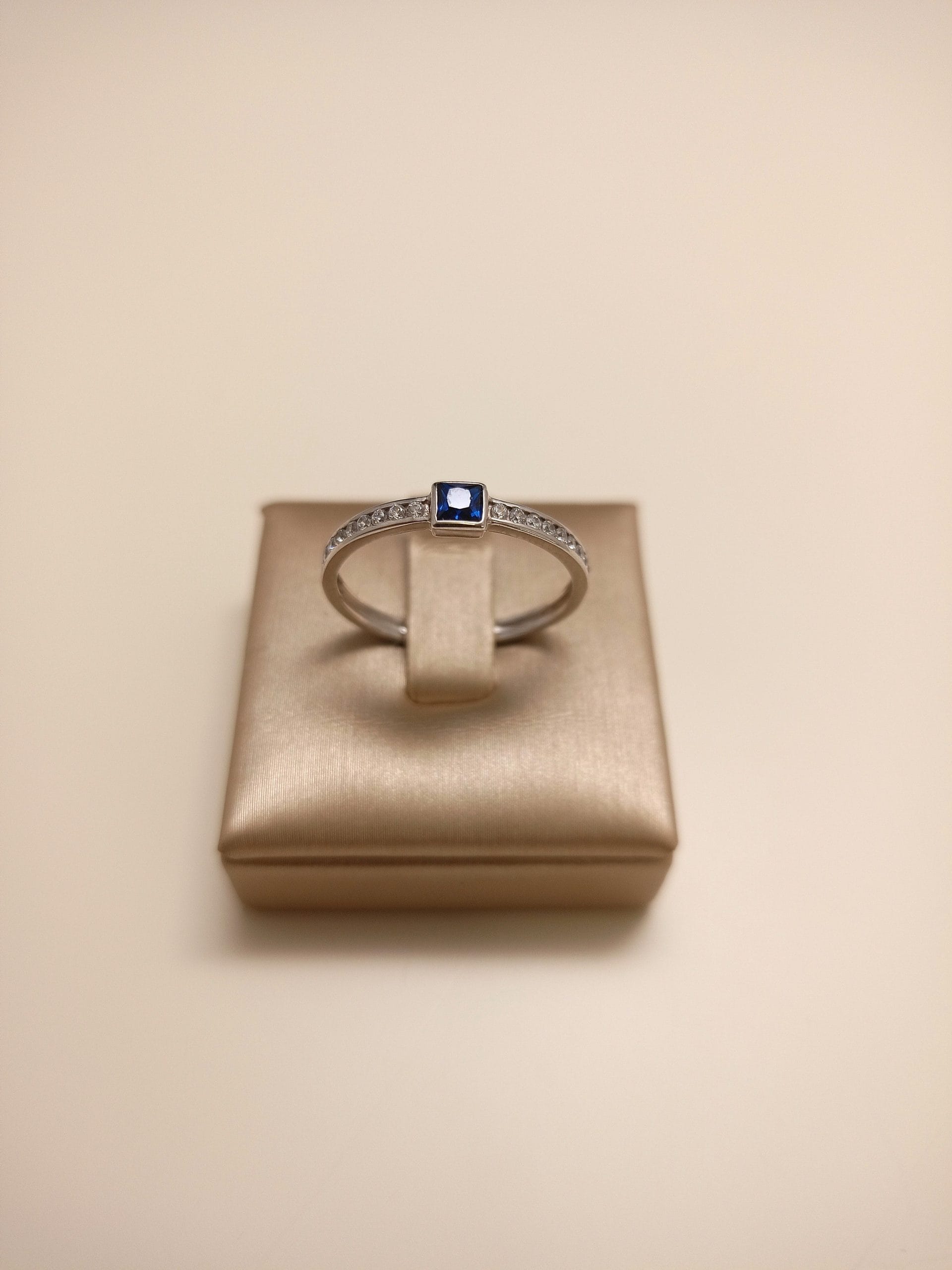 anello-veretta-donna-oro-18kt-gioiellerie-landolfi-ainis-pescara-montesilvano-anello-veretta-donna-oro-18kt-gioiellerie-landolfi-ainis-pescara-montesilvano-910036521032