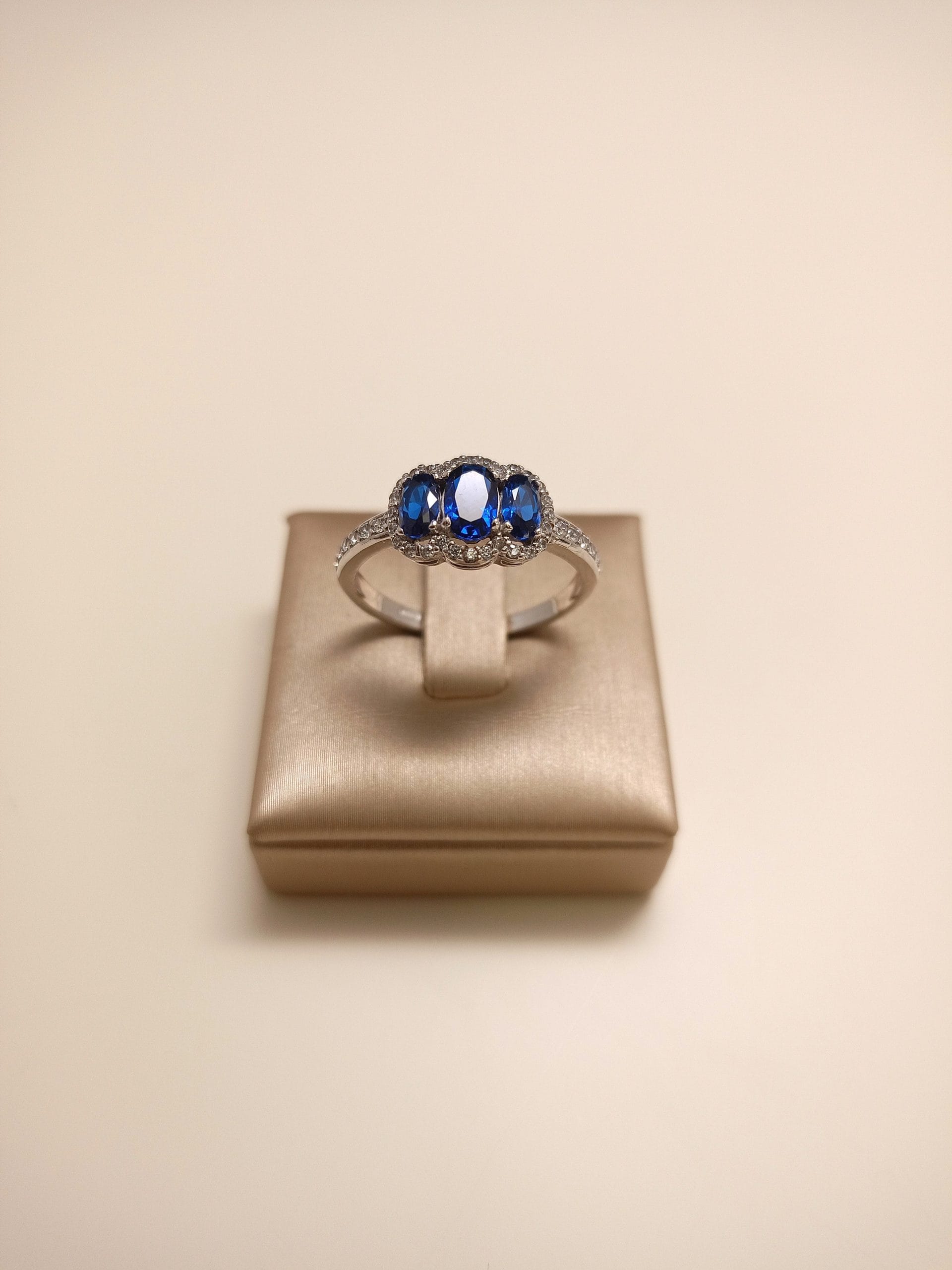 anello-trilogy-donna-oro-18kt-gioiellerie-landolfi-ainis-pescara-montesilvano-910039368122