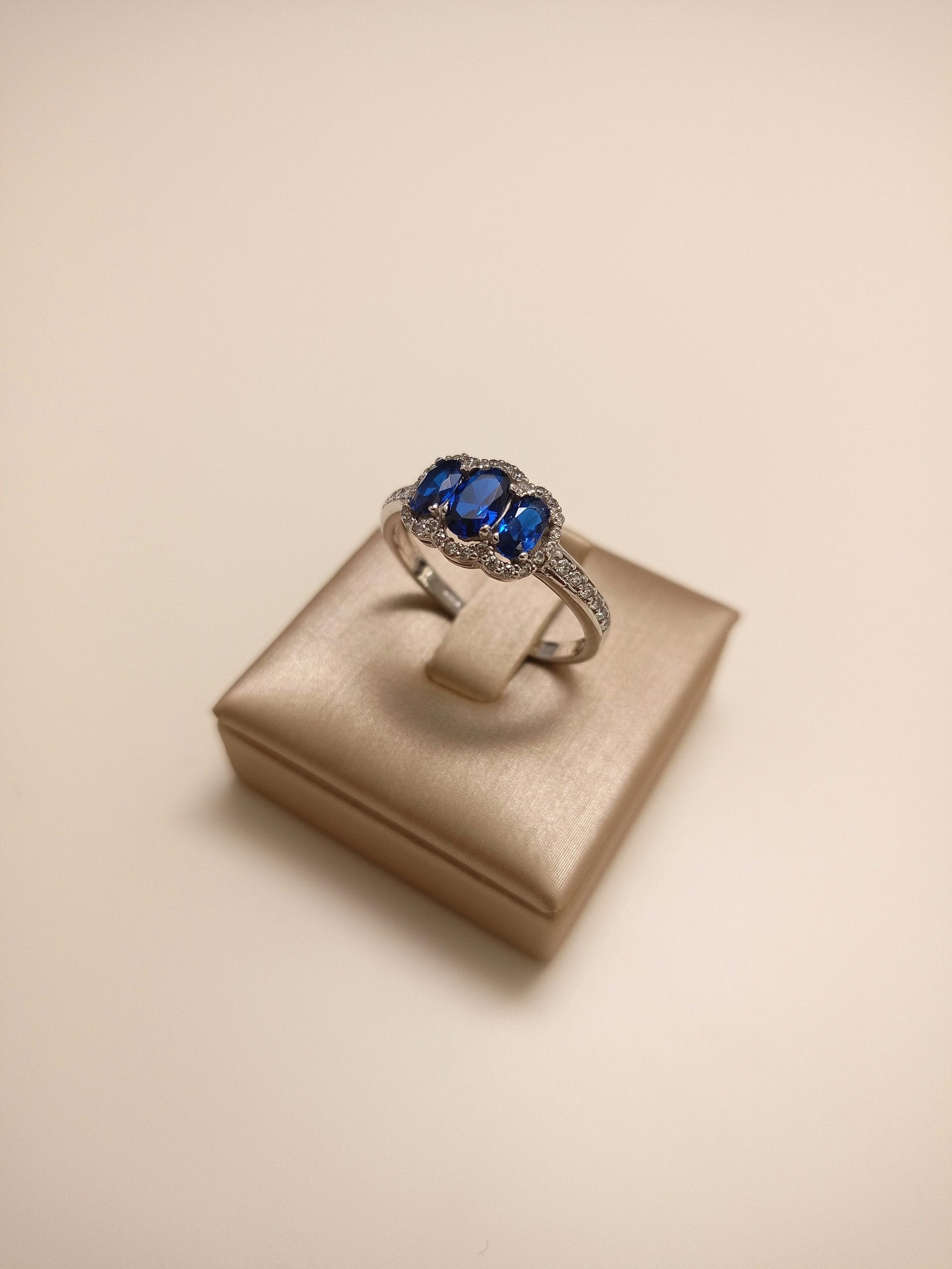 anello-trilogy-donna-oro-18kt-gioiellerie-landolfi-ainis-pescara-montesilvano-910039368122