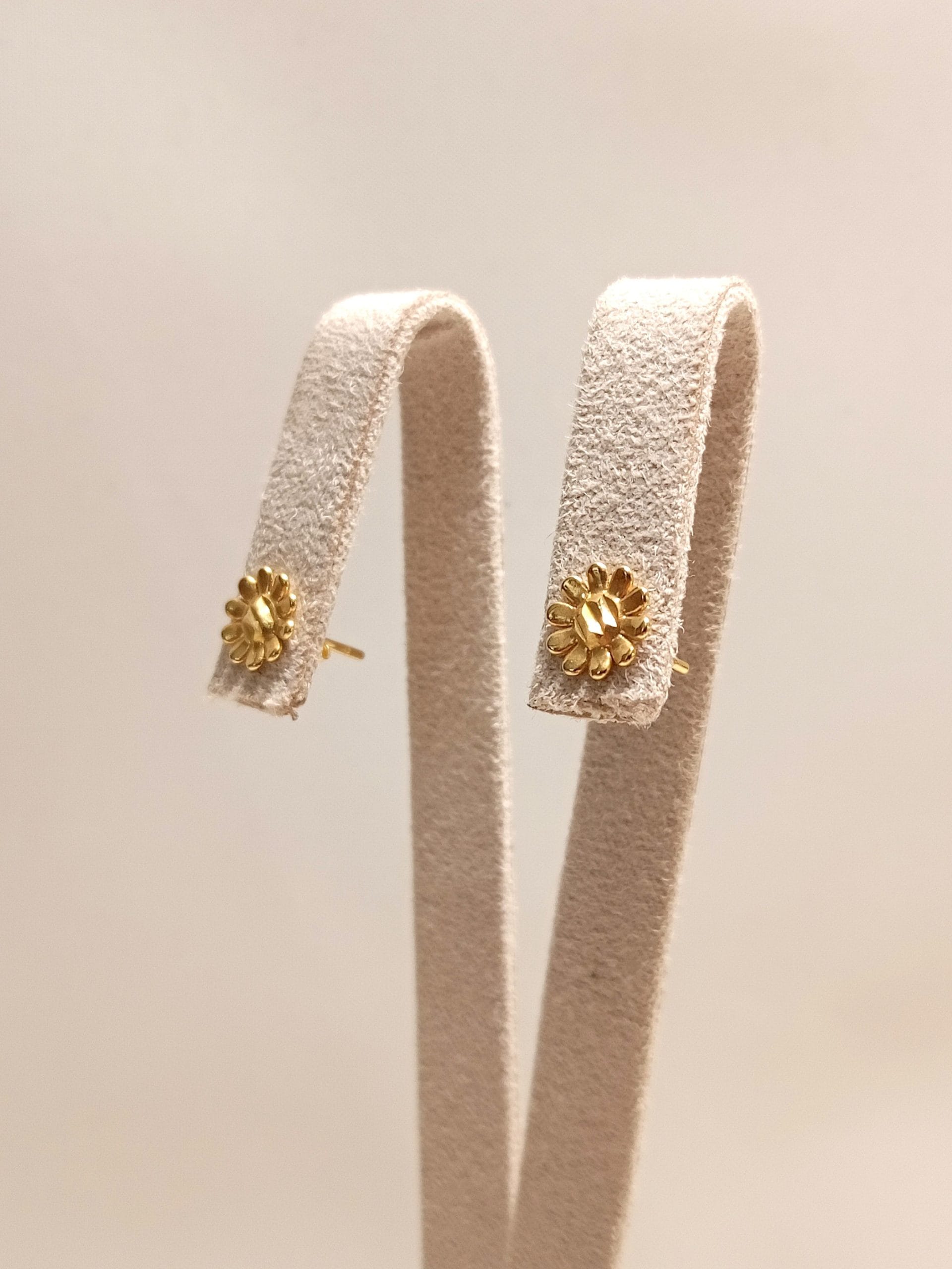 orecchino-bottone-donna-oro-18kt-gioiellerie-landolfi-ainis-pescara-montesilvano-910040194013