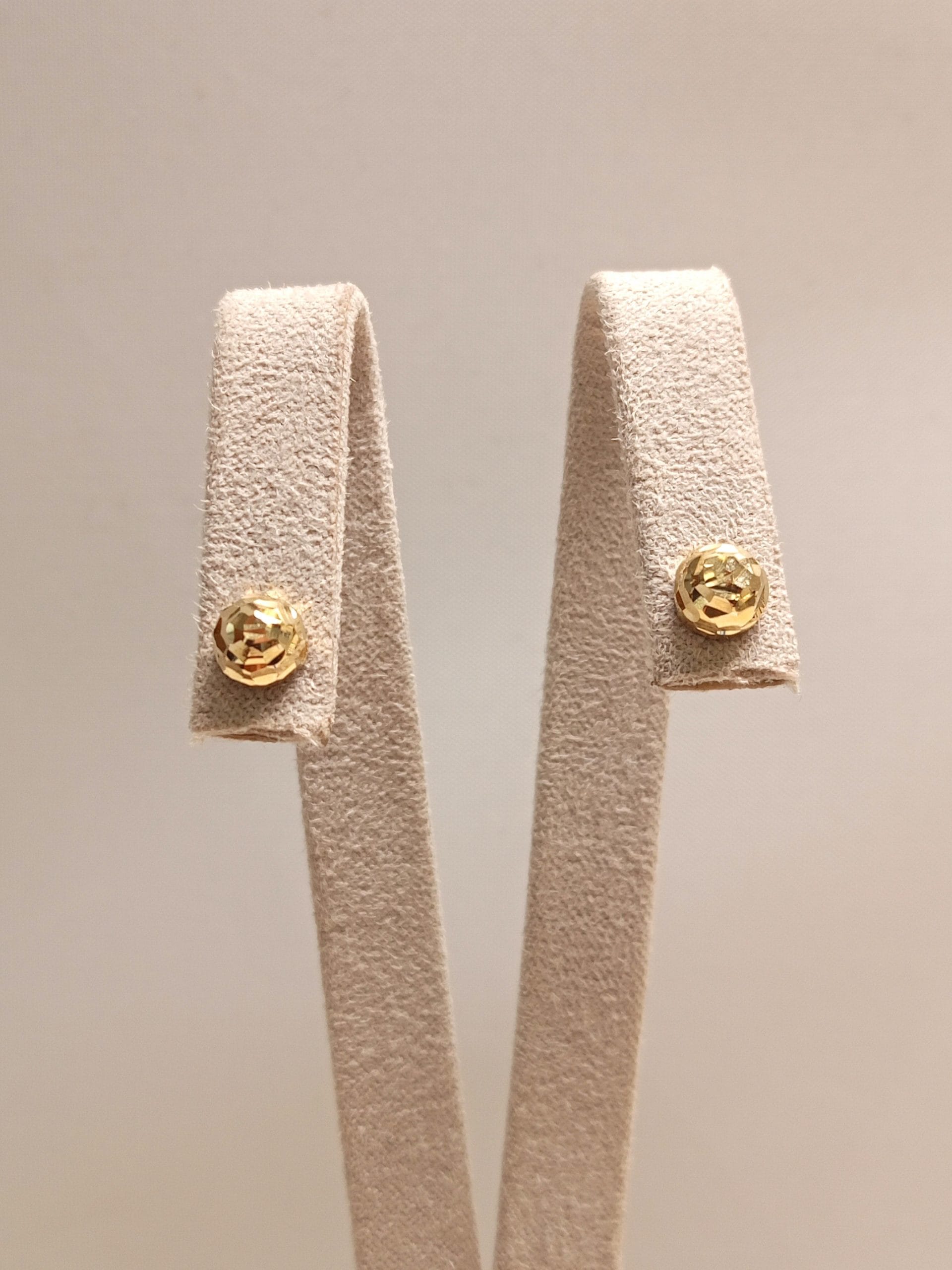 orecchino-bottone-donna-oro-18kt-gioiellerie-landolfi-ainis-pescara-montesilvano-920047655024