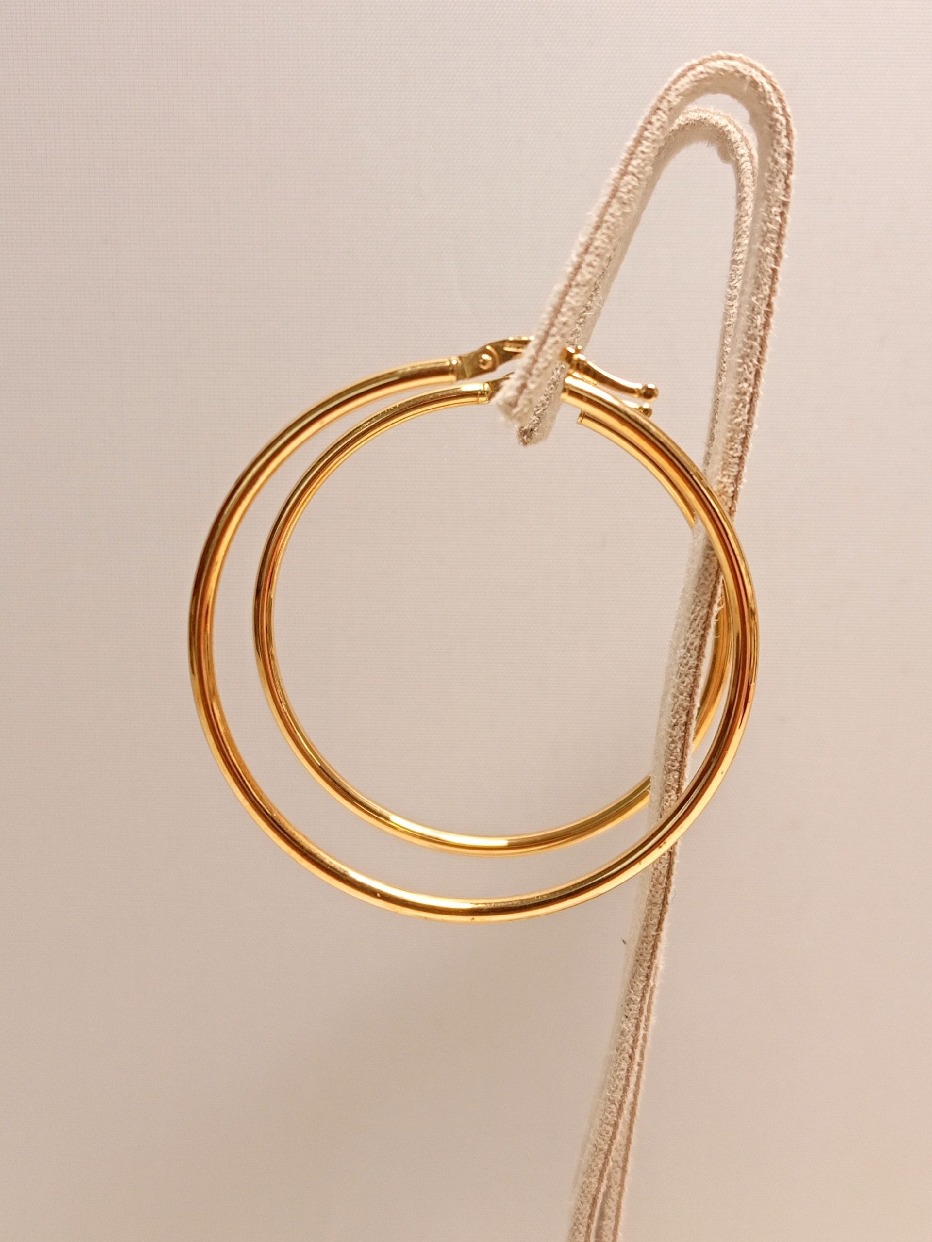 orecchino-cerchio-donna-oro-18kt-gioiellerie-landolfi-ainis-pescara-montesilvano-910037531062