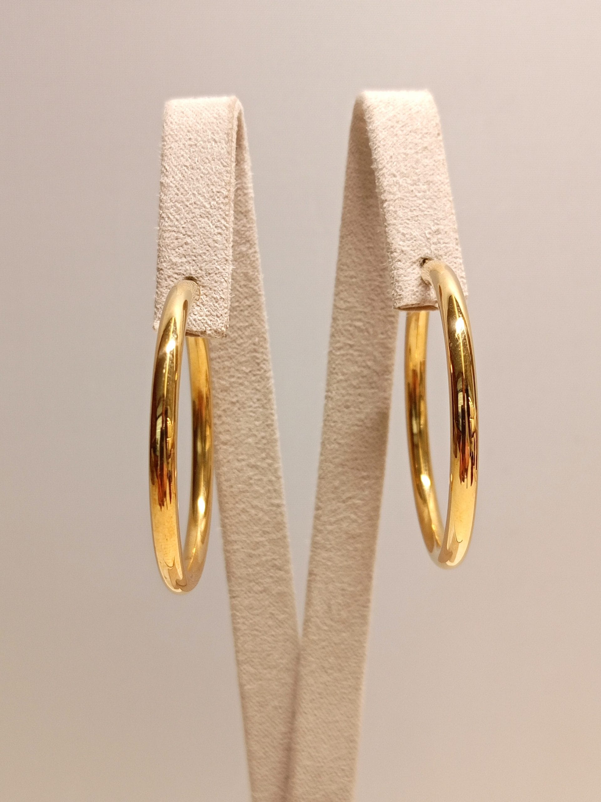 orecchino-cerchio-donna-oro-18kt-gioiellerie-landolfi-ainis-pescara-montesilvano-910038087072