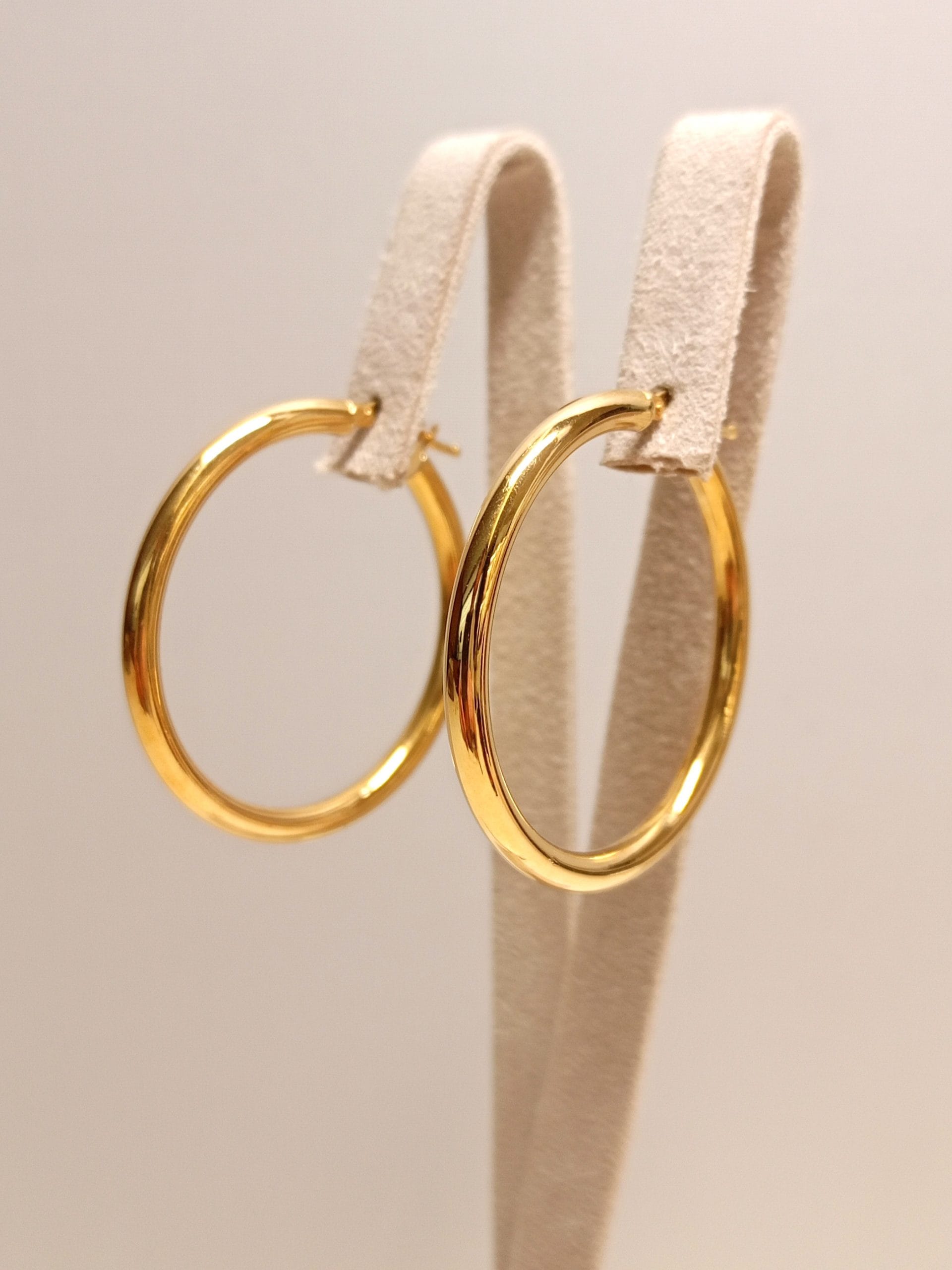 orecchino-cerchio-donna-oro-18kt-gioiellerie-landolfi-ainis-pescara-montesilvano-910038087072