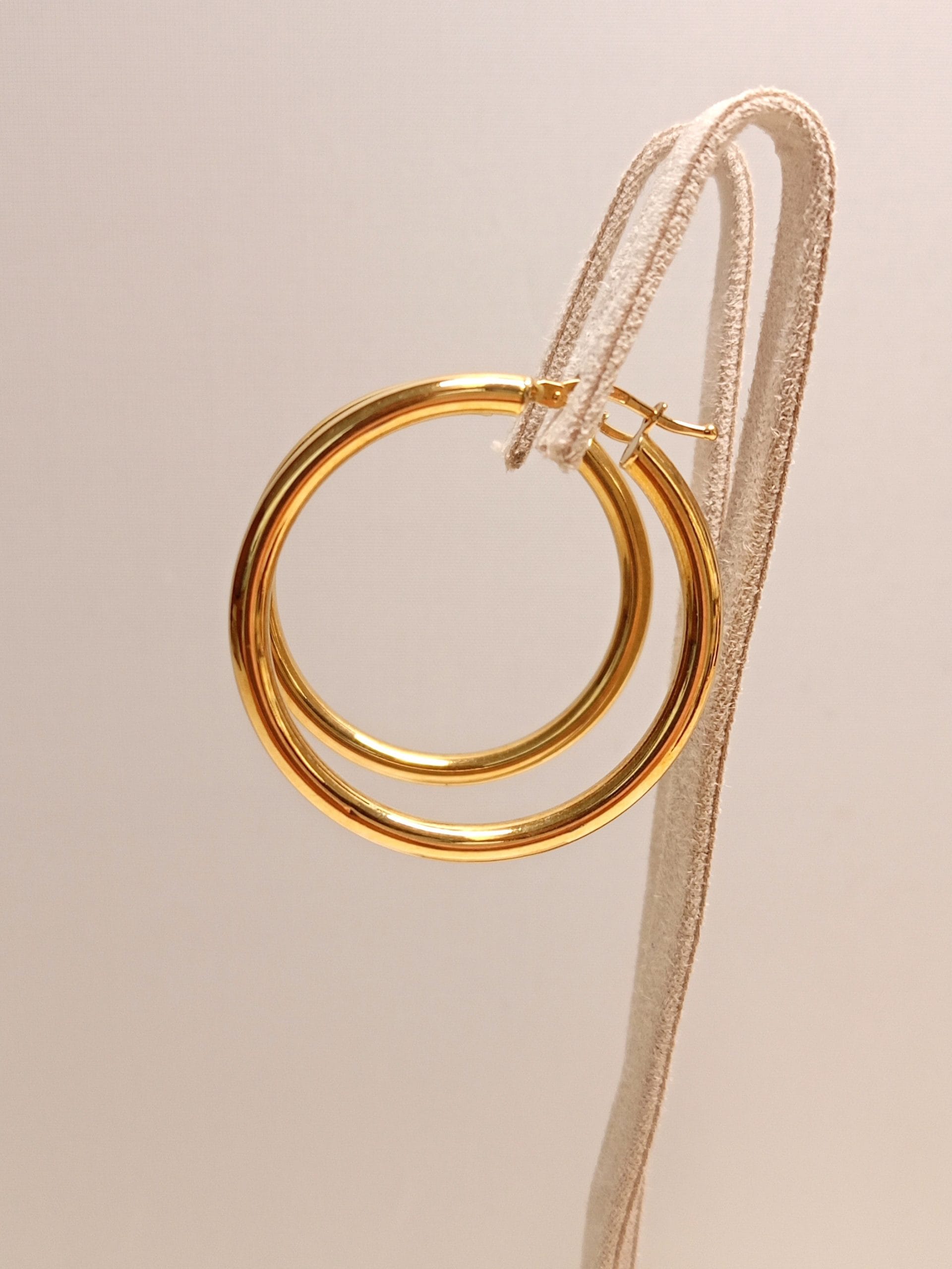 orecchino-cerchio-donna-oro-18kt-gioiellerie-landolfi-ainis-pescara-montesilvano-910038087072