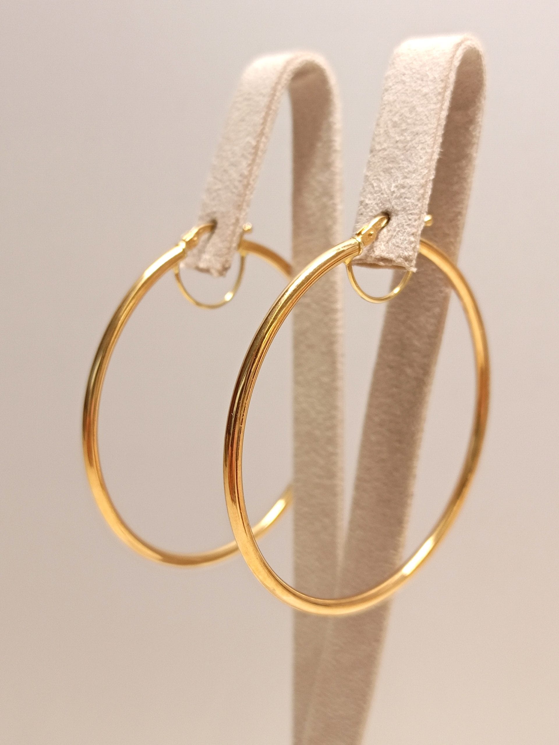 orecchino-cerchio-donna-oro-18kt-gioiellerie-landolfi-ainis-pescara-montesilvano-920050016025