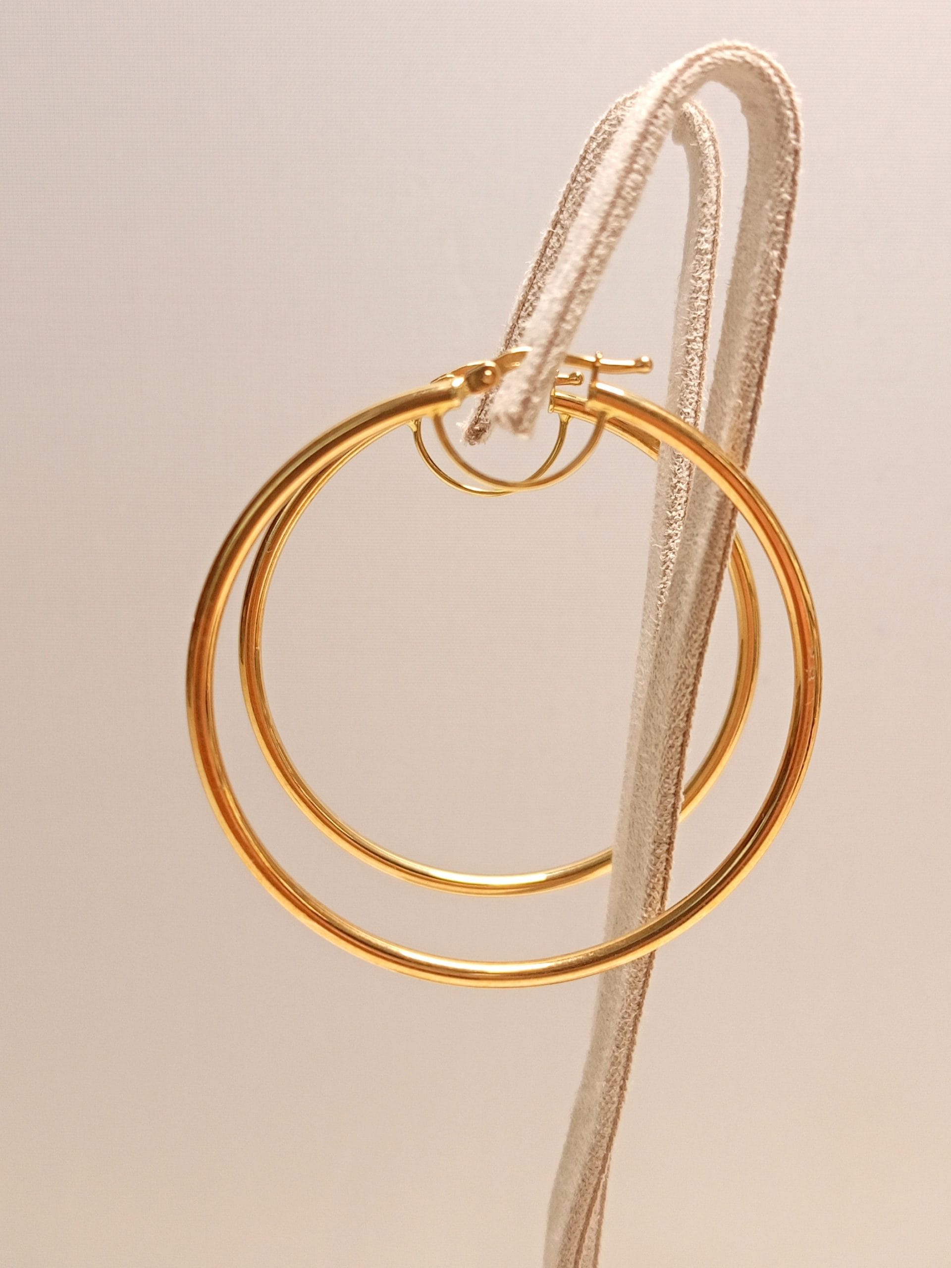 orecchino-cerchio-donna-oro-18kt-gioiellerie-landolfi-ainis-pescara-montesilvano-920050016025