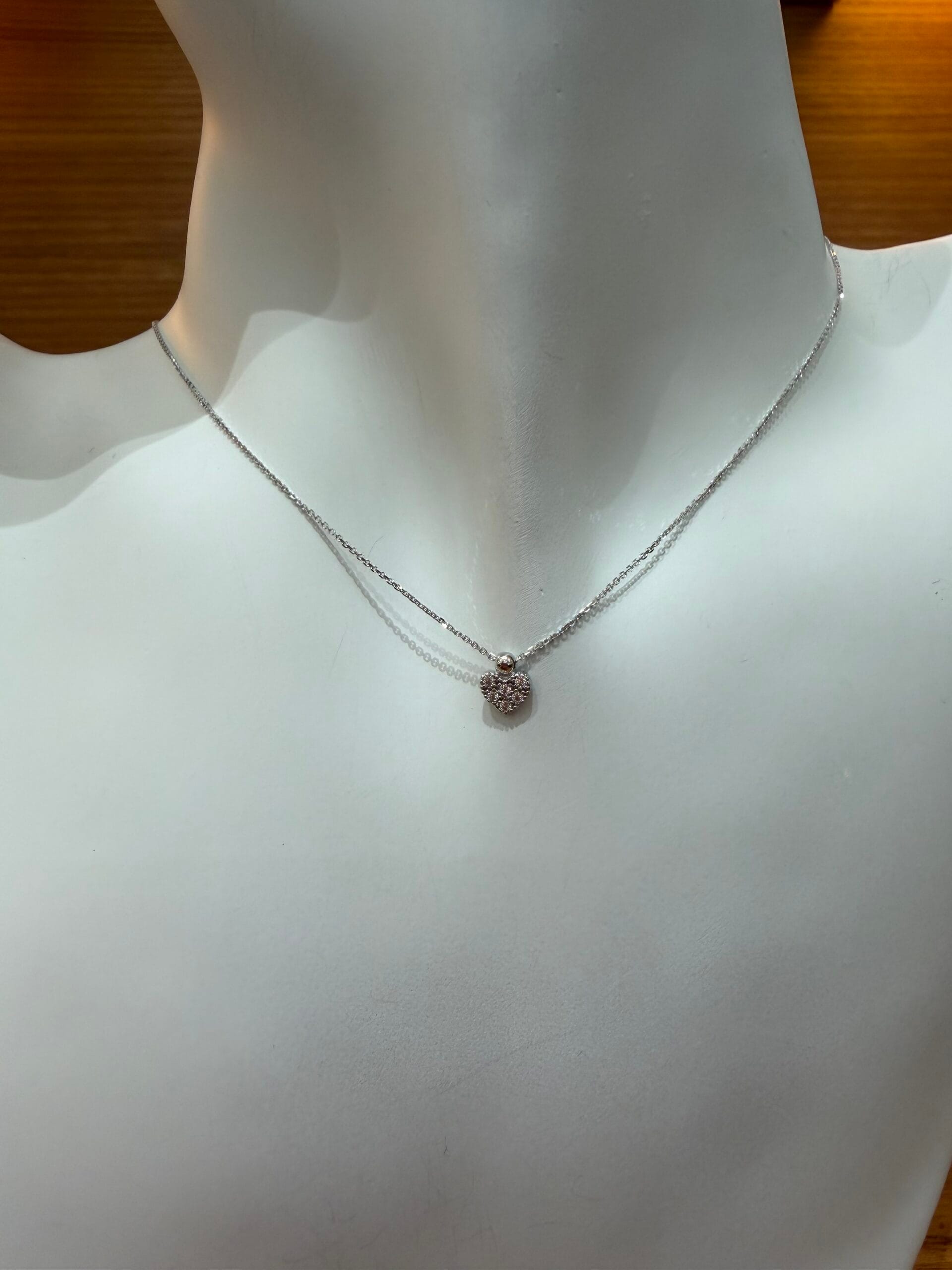 Collana Elegante In Oro Bianco 9 Carati Con Ciondolo A Cuore