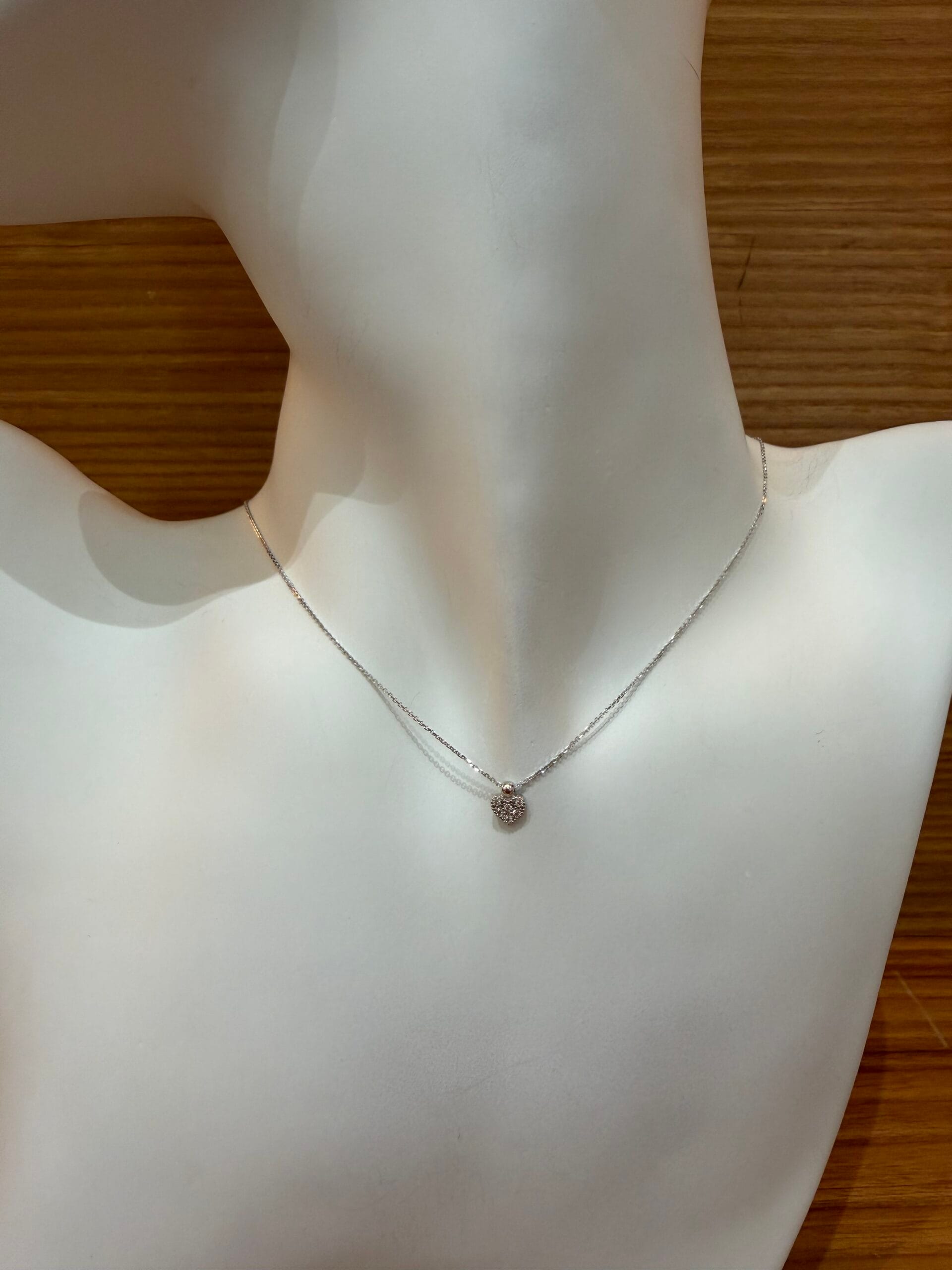 Collana Elegante In Oro Bianco 9 Carati Con Ciondolo A Cuore - immagine 2