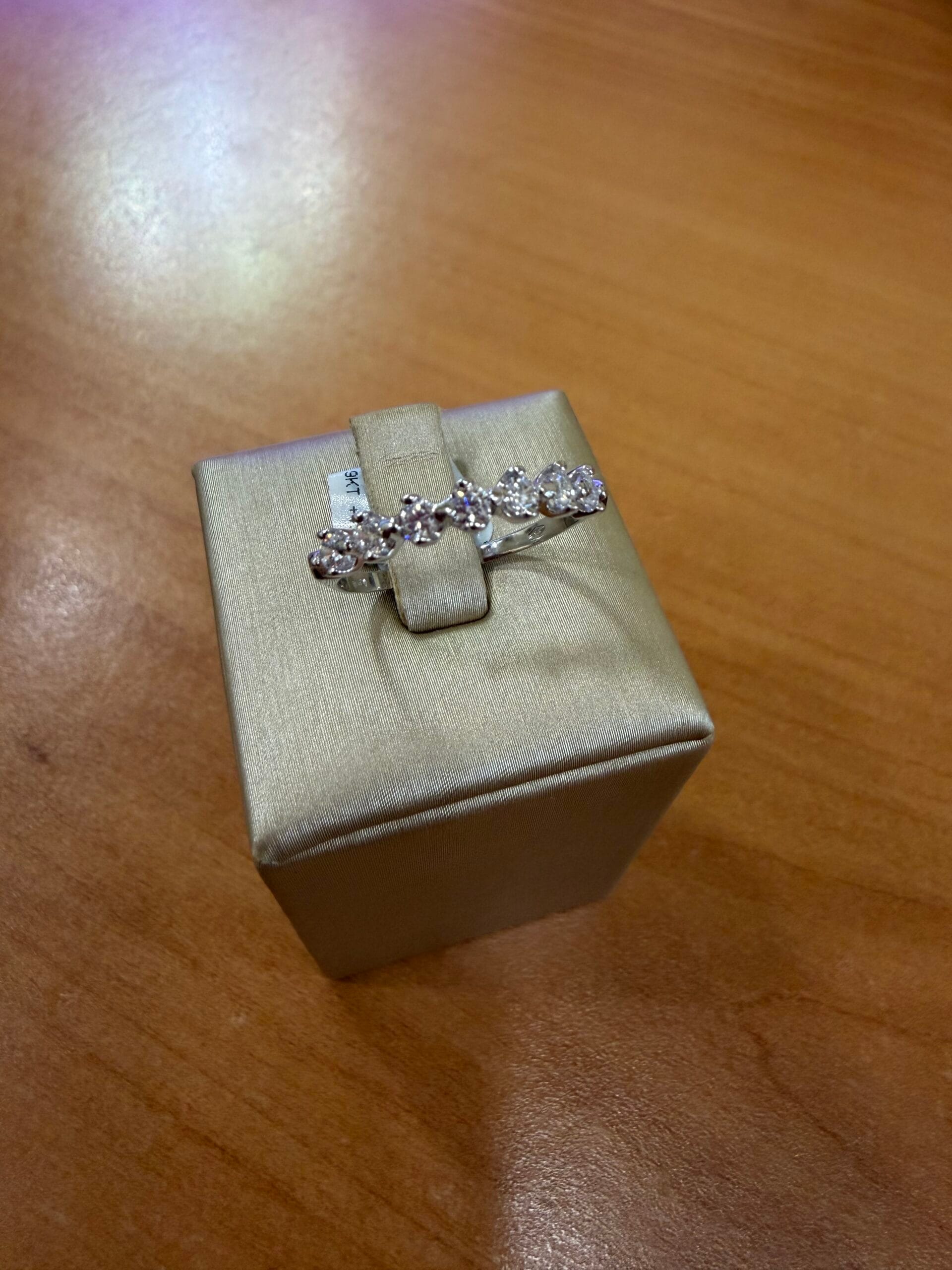 Anello Donna In Oro Bianco 9kt Con Zirconi - immagine 2
